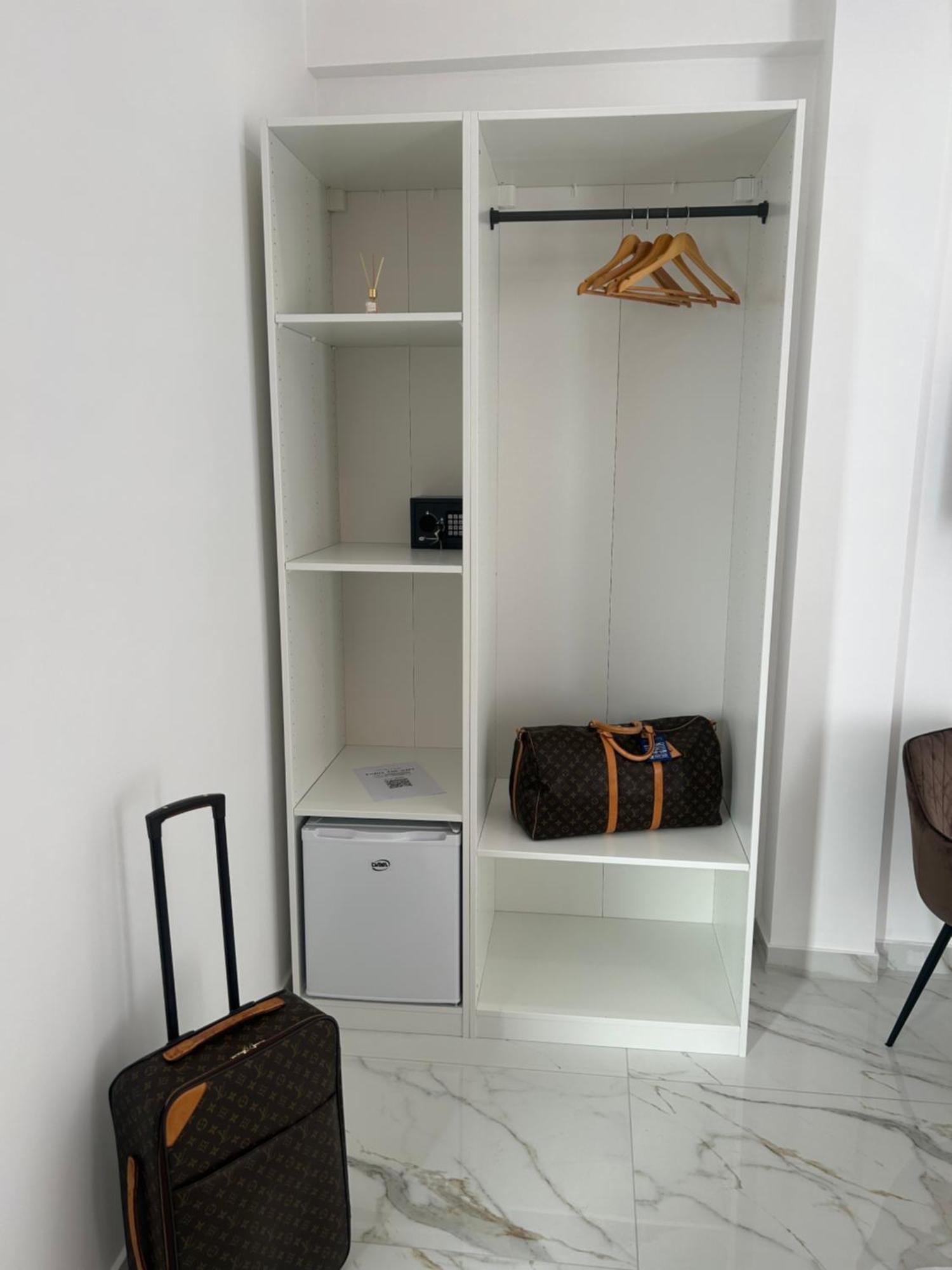 Savior Deluxe Rooms Неаполь Экстерьер фото