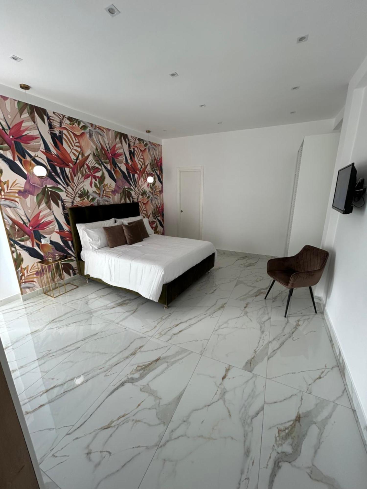 Savior Deluxe Rooms Неаполь Экстерьер фото