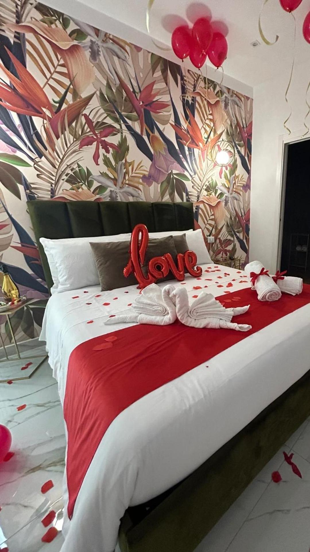 Savior Deluxe Rooms Неаполь Экстерьер фото