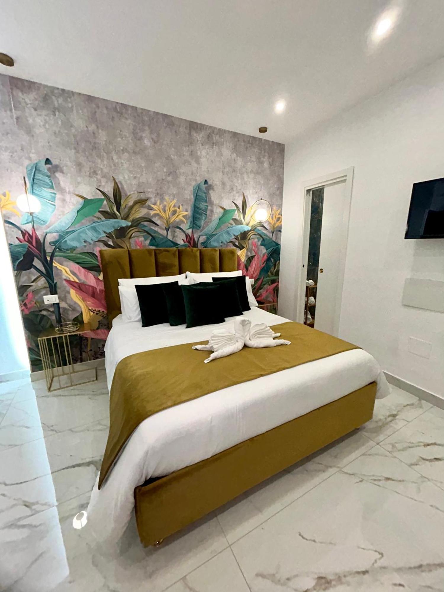Savior Deluxe Rooms Неаполь Экстерьер фото